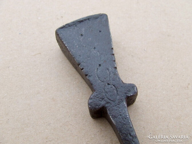 Régi kovácsolt üllő kaszaüllő