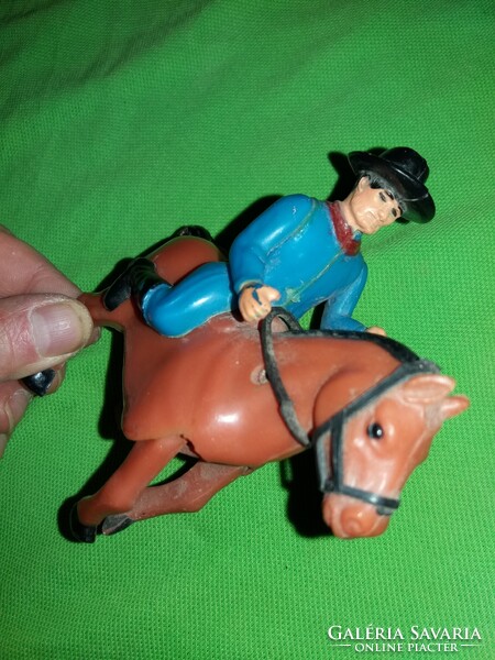 Régi trafikáru western cowboy óraműves plasztik LONE STAR lovas figura a képek szerint