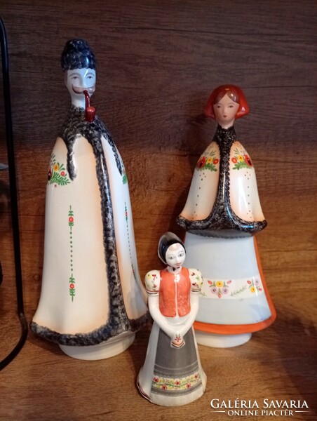 ,,Matyó család" porcelán figurák