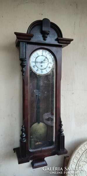 Antik ó-német egy súlyos falióra 348