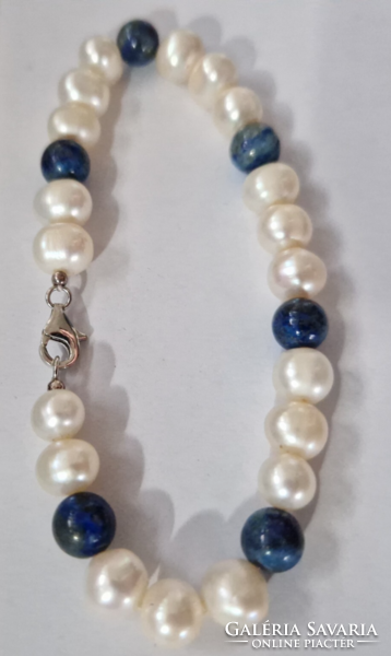 Karkötő kék, fehér színben