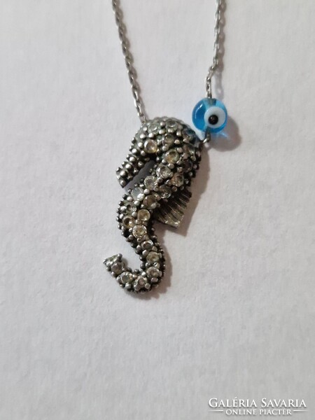 Ezüst nyaklánc medállal