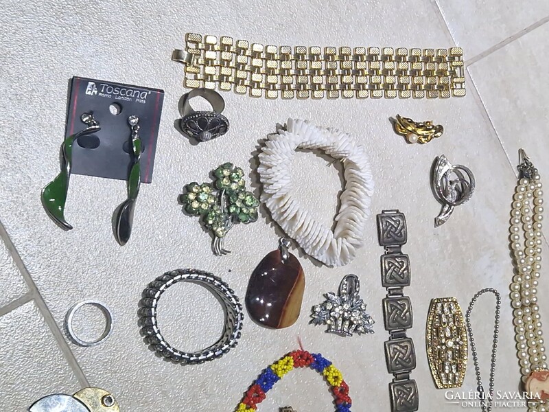 Bizsu adag különlegesebb darabokkal