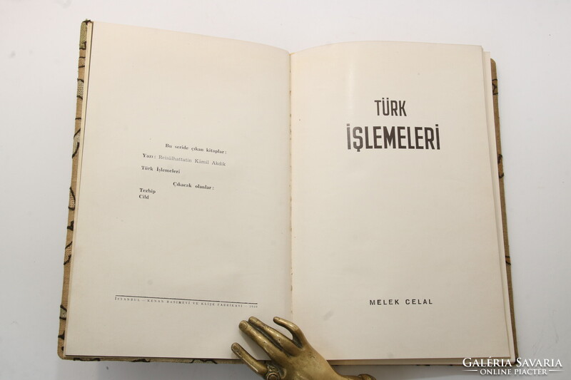 1939 - Melek Celal  - Török hímzések  - Egyedi török hímzett vászonkötésben - Különleges könyvkötés!