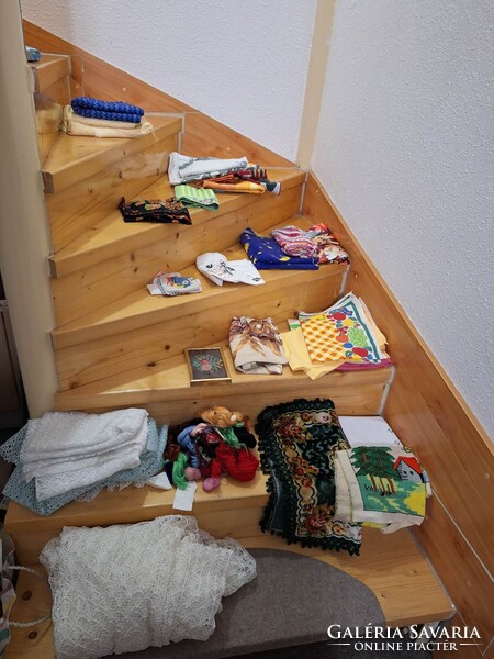 Eladó régi textíliák