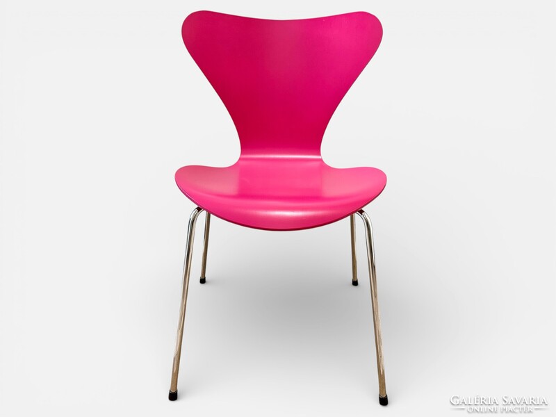 Arne Jacobsen - Series 7 szék, Fritz Hansen, 1994, pink, eredeti