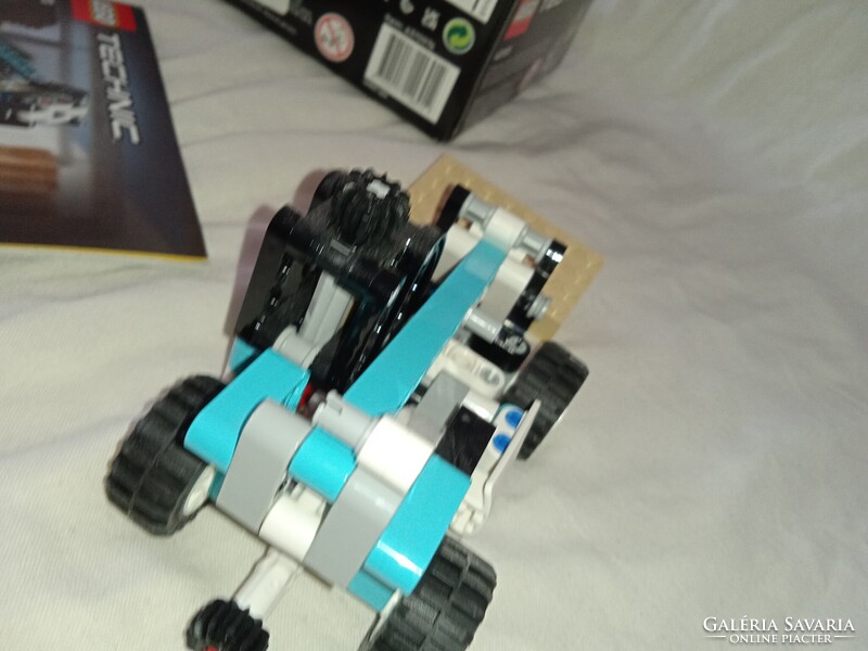 LEGO®  LEGO Technic Teleszkópos markológép (42133). 2 az 1-ben készlet