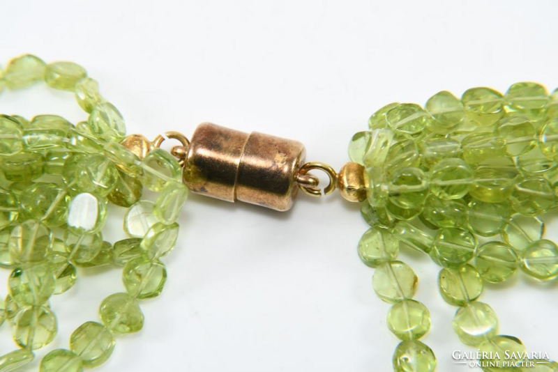 Peridot többsoros nyaklánc ezüst szerelékkel