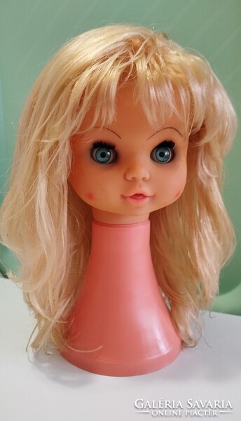 Fésülhető babafej