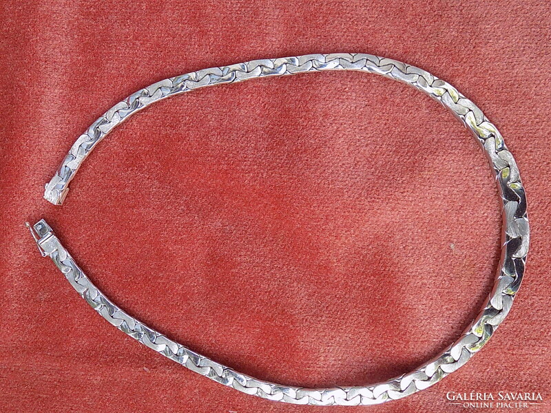 Nagyon szép női ezüst (835) fémjeles nyaklánc. 43 cm hosszú 55,35 gramm.