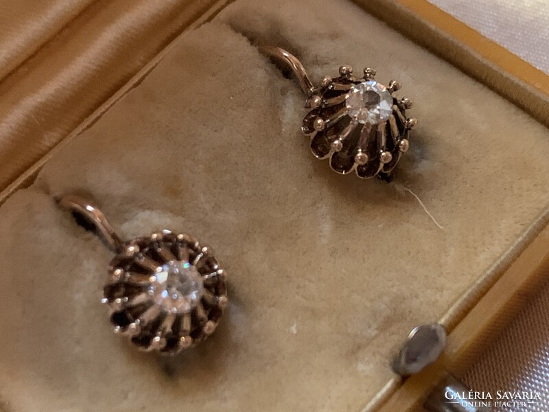 Antik arany fülbevaló 0,34 ct gyémántokkal