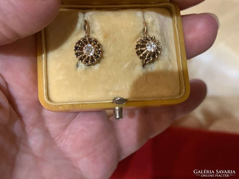 Antik arany fülbevaló 0,34 ct gyémántokkal