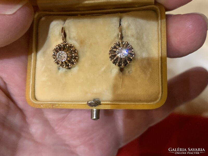 Antik arany fülbevaló 0,34 ct gyémántokkal