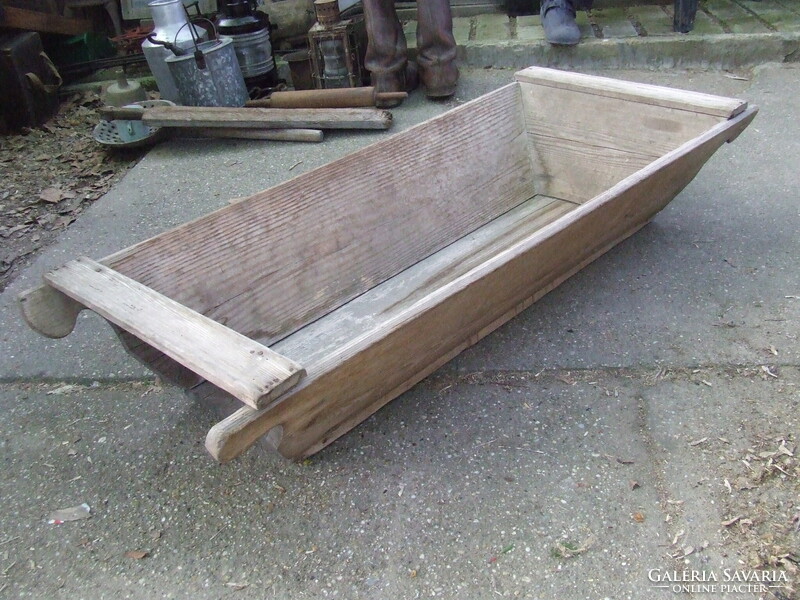 Régi fa teknő