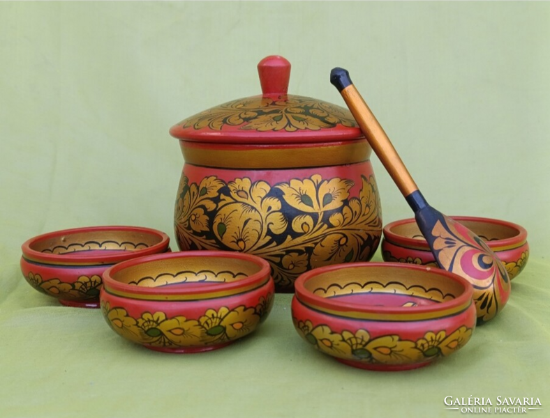 Orosz hohlomai fa edények ,különleges festéssel