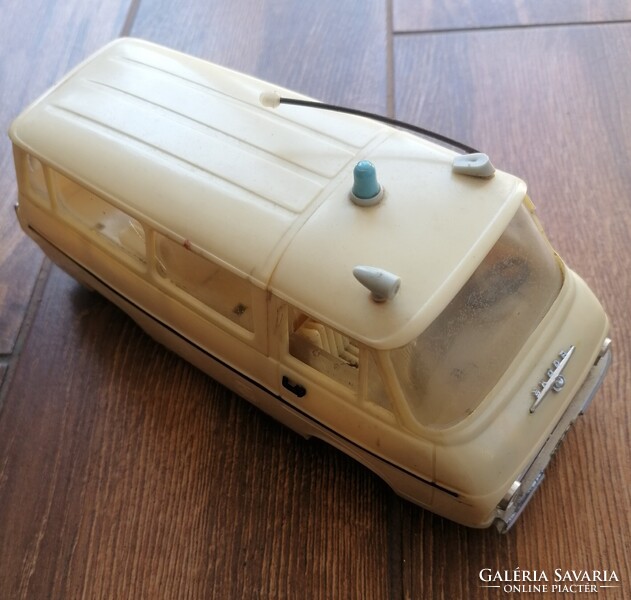 Csehszlovák lendkerekes mentőautó