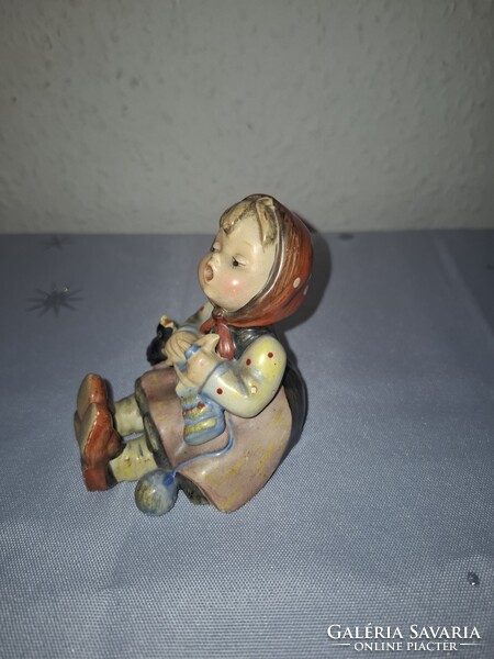 Antik Hummel /Goebel figura - Boldog időtőltés szép  állapotban eladó