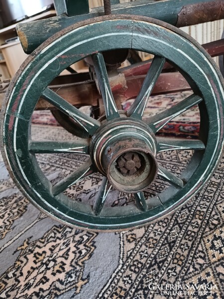 Szekér az 1930-s évekből, készült Székelyudvarhelyen.