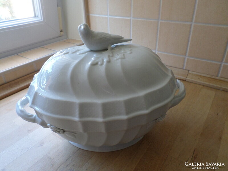 Herendi fehér porcelán leveses tál madaras fogóval