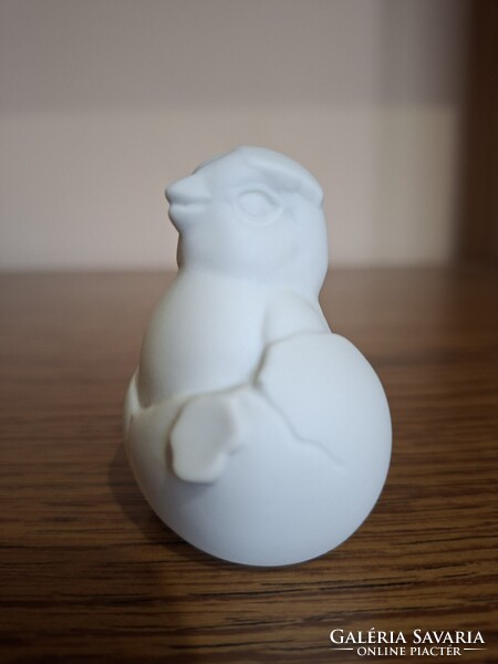 Biszkvit, (bisquit) porcelán tojásból kikelő csibe. Hibátlan.