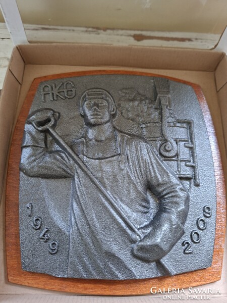 Pataky Béla (1932-): Alföldi Kohászat és Gépipar Orosháza öntöttvas plakett, 21x20 cm