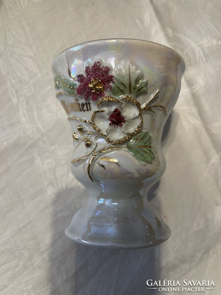 Antik nagyon szép porcelán pohár lüszter mázzal, kidomborodó virágokkal.
