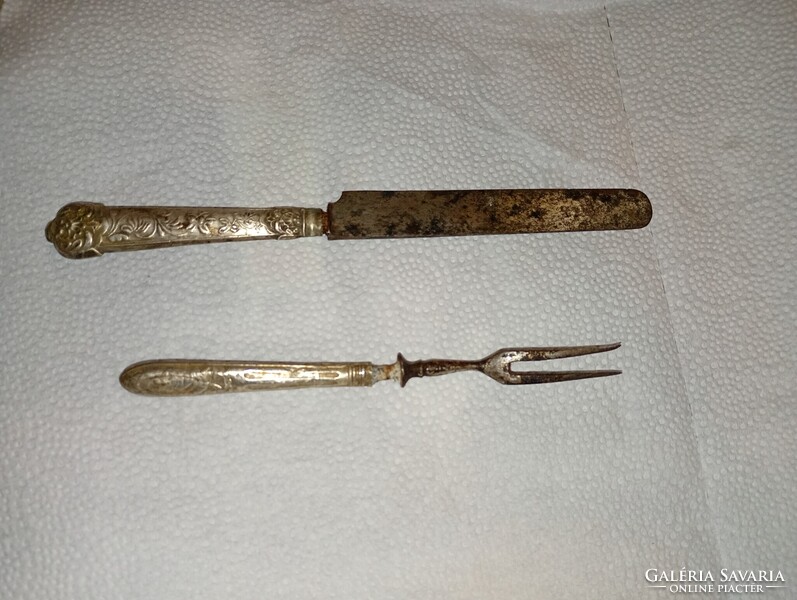 Antik tálaló készlet (kés és villa) – Patinás állapotban