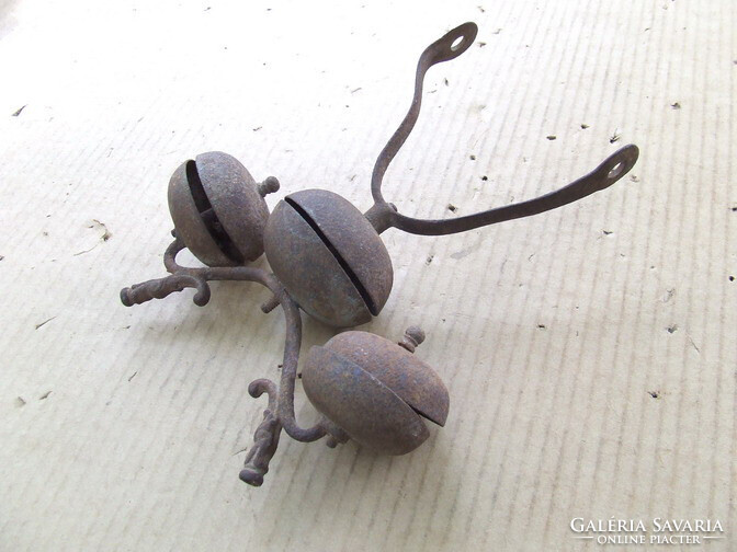 Antik eszköz lószerszám lovász száncsengő