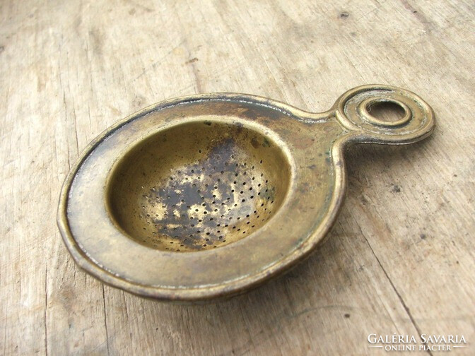 Régi konyhai eszköz réz teaszűrő