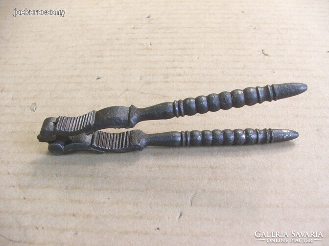 Régi konyhai eszköz diótörő