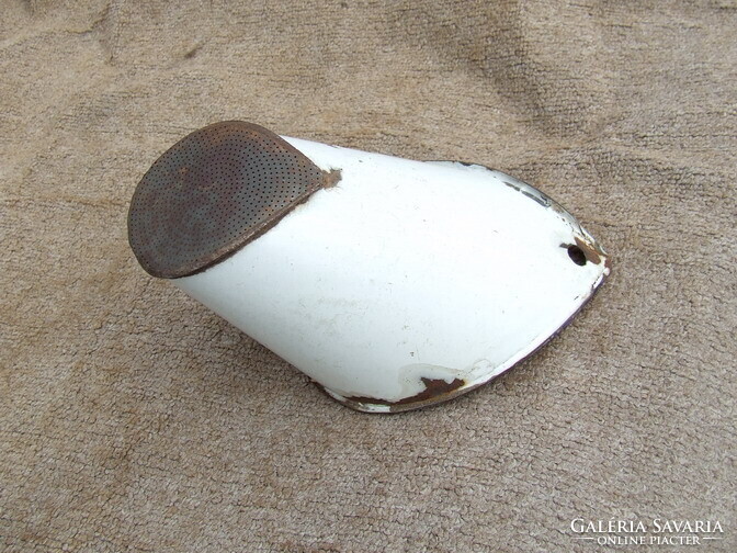 Régi konyhai eszköz zománcozott tejszűrő