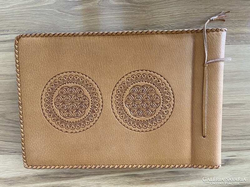 Régi fotóalbum fényképekkel