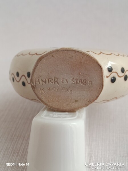 Karcagi Kántor és Szabó népi kerámia BUTELLA feliratos dekorral