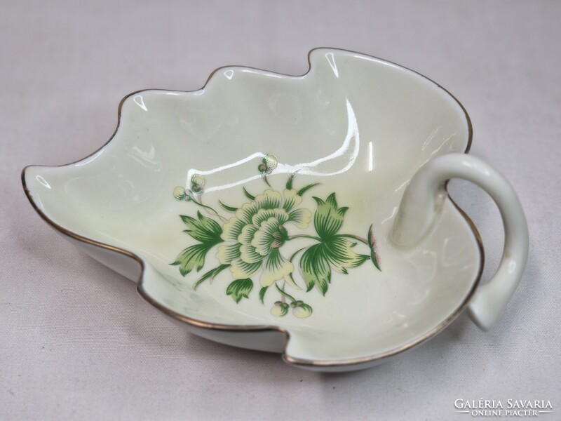 Hollóházi virágmintás szépen aranyozott porcelán levél alakú kínáló hibátlan állapotban