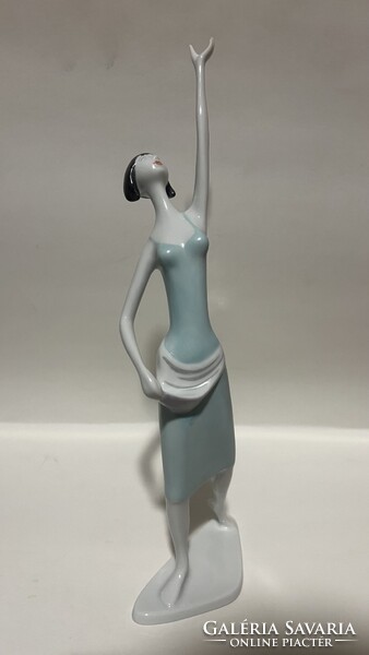 Hollóházi almaszedő