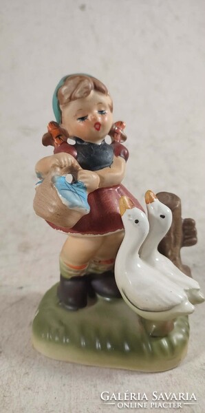 Hummel jellegű figura 968