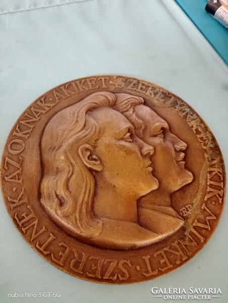 Bronz plakett BB monogrammal