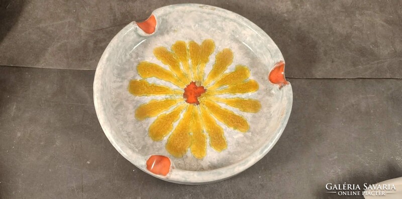 Szignált mázas kerámia art deco hamutál 215