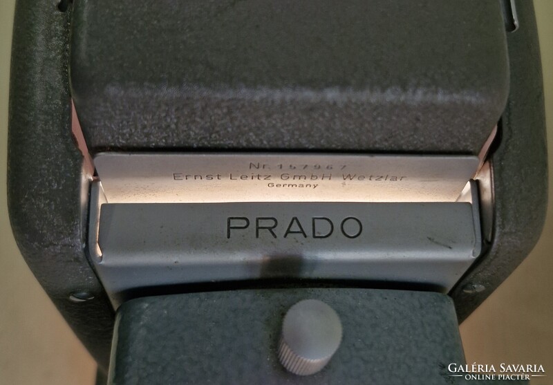 Leitz (Leica) Prado 250 vetítőgép