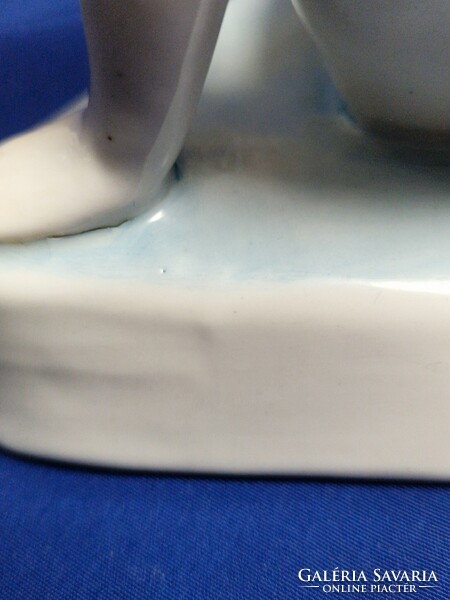Ülő akt porcelán figura Zsolnay