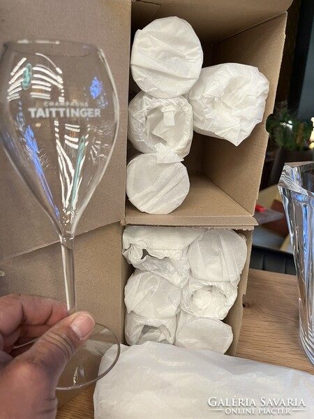 CHAMPAGNE CLUB - Taittinger XXL gyémánt formájú pezsgőhűtő 12 db Lounge Plastic Flute