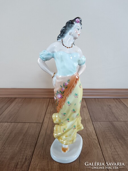 Jubileumi Herendi porcelán Carmen