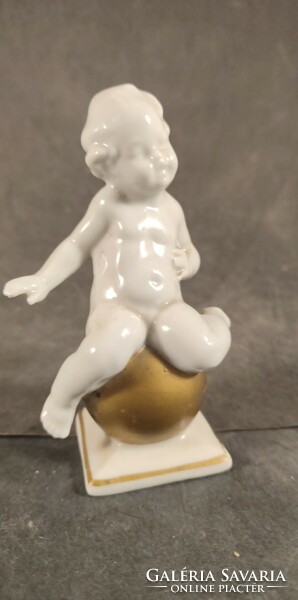 Porcelán puttó 852
