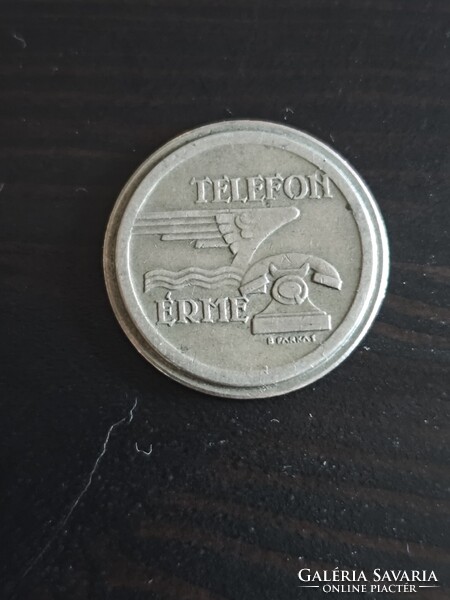 Régi zsetonok, emlékérmék és jelvények vegyes tételben