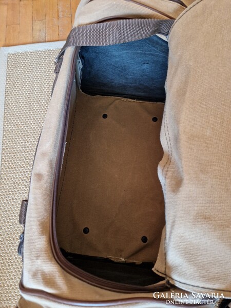 Ritka Vintage Camel Travel Bags utazótáska, újszerű, hímzett logós (90-es évekből) mérete 60x30x30cm