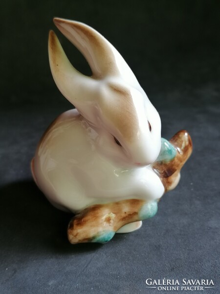 Zsolnay porcelán nyúl 1Ft-ról.
