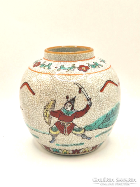 Kínai porcelán váza 11cm