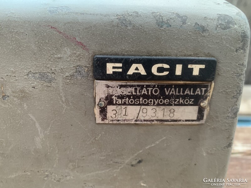 Facit C1-13 típusú, svéd gyártmányú mechanikus számológép 1950-60 évekből.