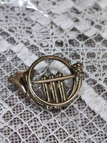 Miniatűr sárgafém vadászkürt,  antik hatású vintage  dekoráció   19.