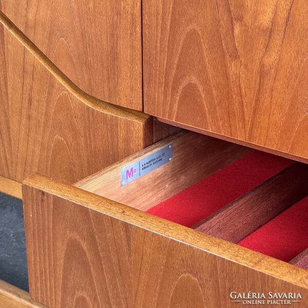 McIntosh "Envelope" teak tálalószekrény századközepi sideboard